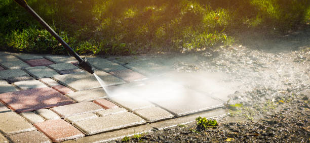 Best Pool Deck Cleaning  in Oconomowoc, WI